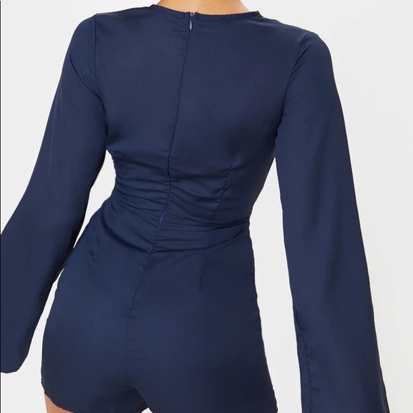 Prettylittlething bell sleeve playsuit - Picture 6 of 9